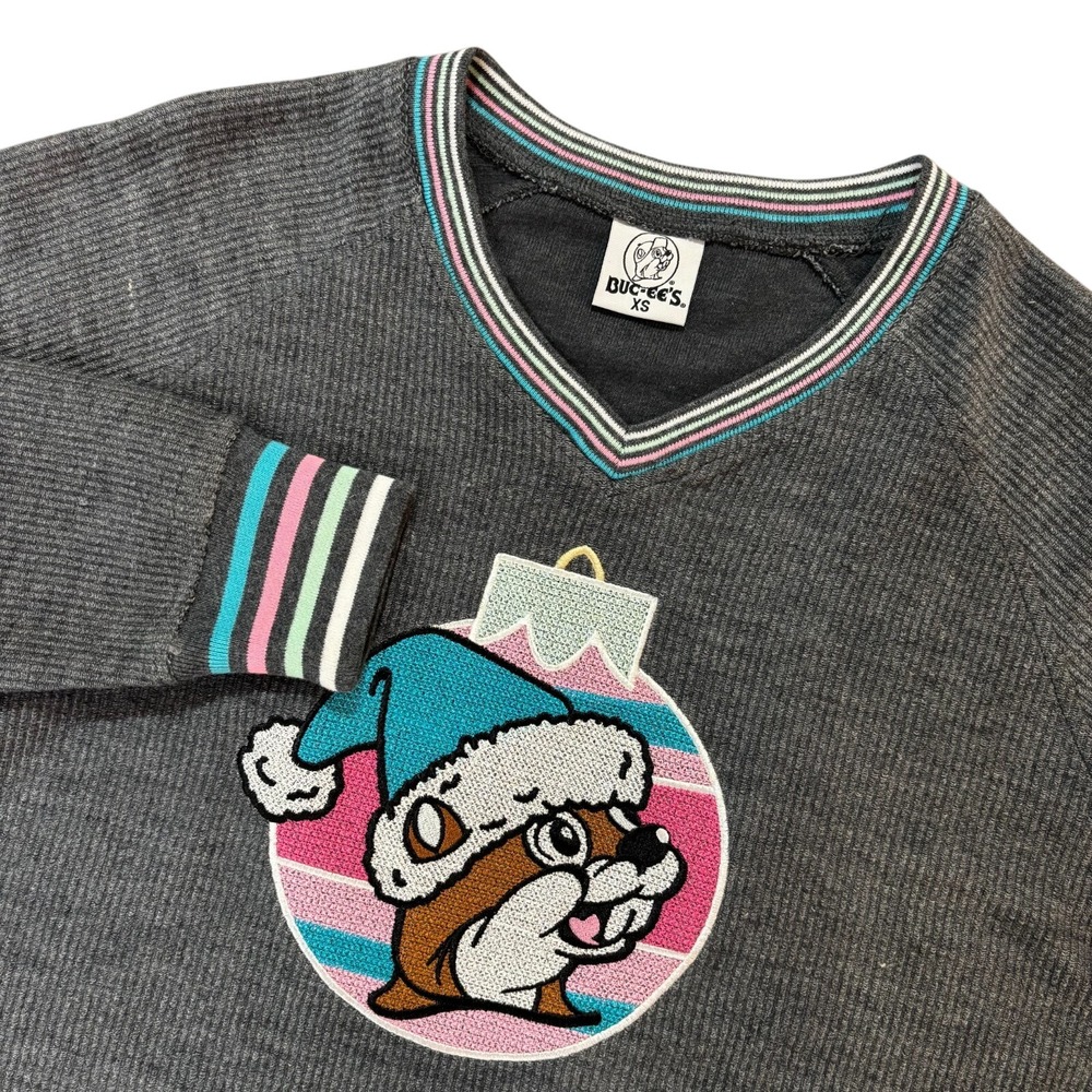 BUC-EE'S Sweater Womens‎ XS Gray Ribbed V Neck Holiday Beaver Graphic